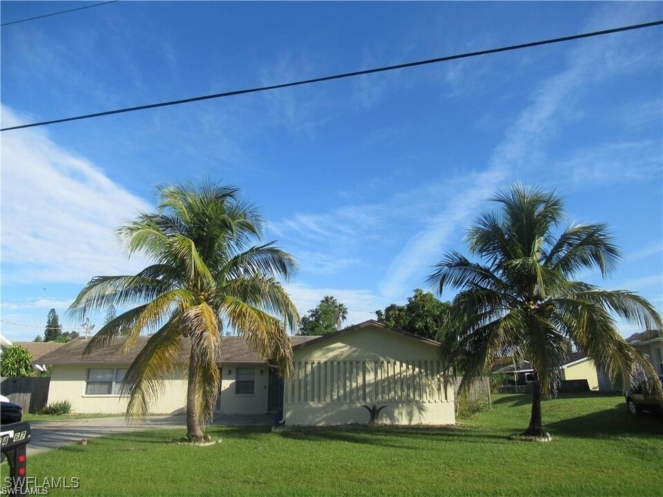 7467 Pebble Beach Rd in Ft. Myers, FL - Building Photo