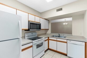 6433 Cypressdale Dr in Riverview, FL - Building Photo - Building Photo