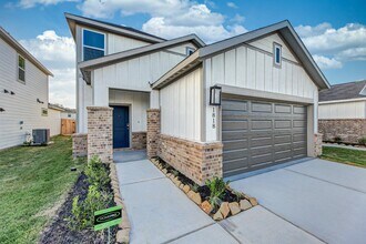 1818 Whispering River Dr in Missouri City, TX - Building Photo - Building Photo
