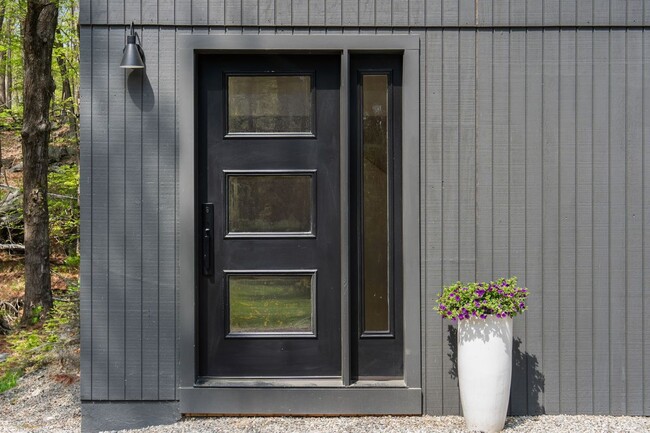 5 S Bedford Rd in Pound Ridge, NY - Building Photo - Building Photo