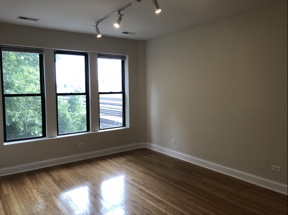 1114 W Balmoral Ave in Chicago, IL - Building Photo