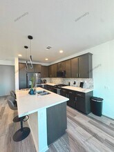 1608 Santa Paulina in San Diego, CA - Foto de edificio - Building Photo