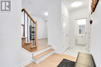 102 Crevasse Rd. in Ottawa, ON - Building Photo - Building Photo
