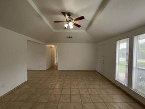 112 Mesa Dr in Glenn Heights, TX - Building Photo - Building Photo