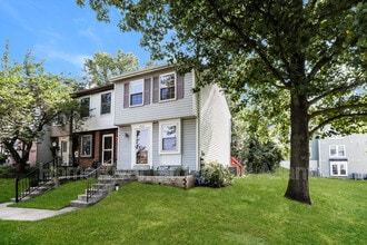 6043 Rowanberry Dr in Elkridge, MD - Building Photo - Building Photo