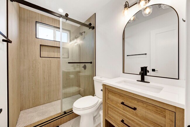 2206 N Brighton St in Burbank, CA - Building Photo - Building Photo