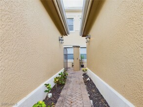 3031 Marengo Ct in Naples, FL - Building Photo - Building Photo