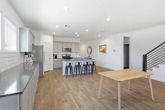 14280 Big Bnd Dr in Shenandoah, TX - Building Photo - Building Photo