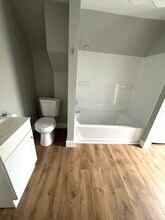 180 Notre Dame Ave, Unit #3 in Manchester, NH - Building Photo - Building Photo