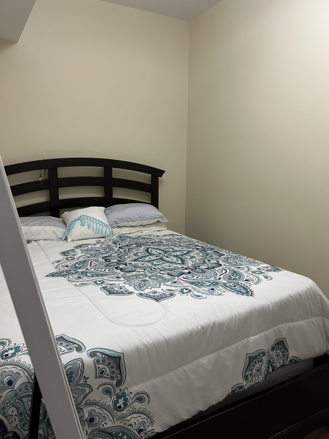 3950 S Western Ave, Unit Apartment 2 in Chicago, IL - Building Photo - Building Photo