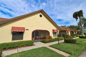 10805 Queen Anne Ln in Naples, FL - Foto de edificio - Building Photo