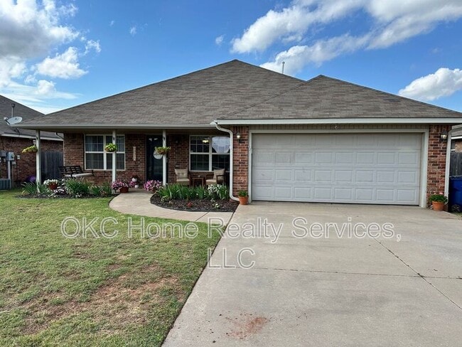 property at 613 E Linden Ln