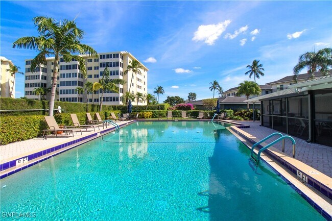 property at 3400 Gulf Shore Blvd N