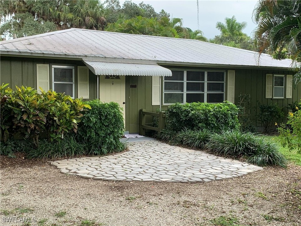 4421 Orange River Loop Rd in Ft. Myers, FL - Building Photo