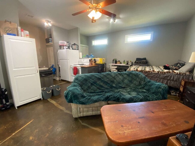 1702 James St in Bellingham, WA - Building Photo - Building Photo