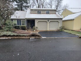 7 Nantucket Ct in Medford, NJ - Building Photo