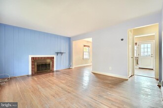 6400 Wilmett Rd in Bethesda, MD - Building Photo - Building Photo