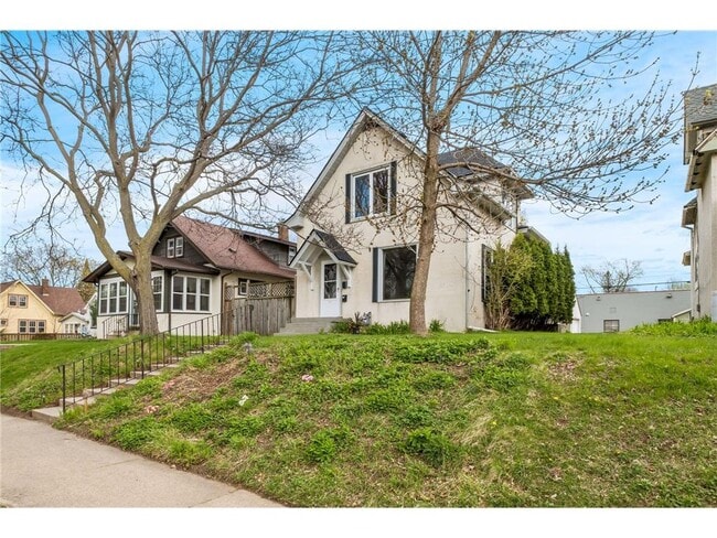property at 2905 Lincoln St NE