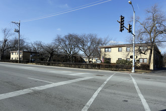 The Willows in Homewood in Homewood, IL - Foto de edificio - Building Photo