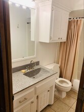 2412 E Hills Dr in Moore, OK - Foto de edificio - Building Photo