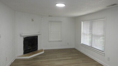 522 E Pacific Ave in Independence, MO - Building Photo - Building Photo