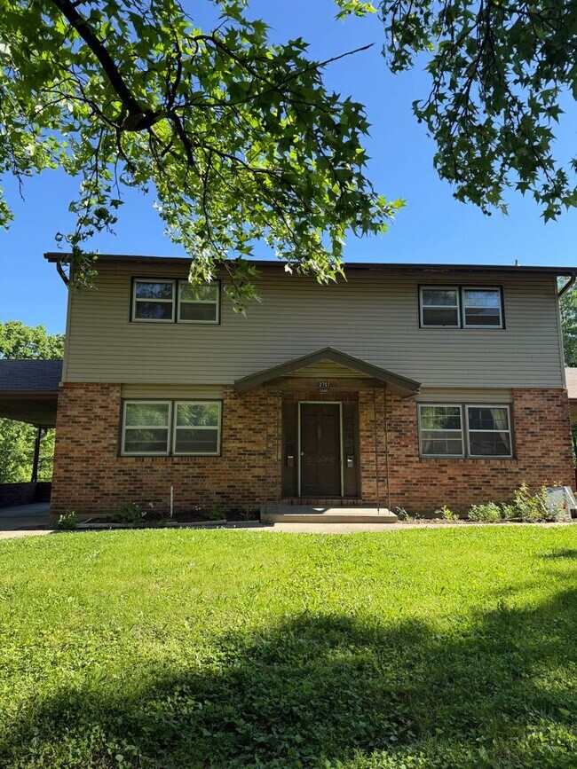 property at 2707 Summit Rd