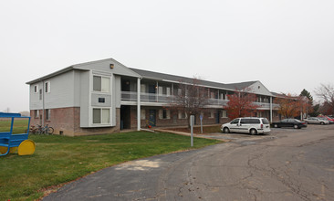 Quail Ridge Apartments in Davison, MI - Foto de edificio - Building Photo