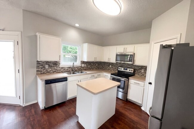 1405 Turtle Cove Dr in Little Elm, TX - Foto de edificio - Building Photo