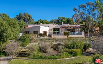 6315 Gayton Pl in Malibu, CA - Building Photo