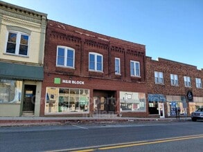 416 E Commercial Ave in Lowell, IN - Building Photo - Building Photo