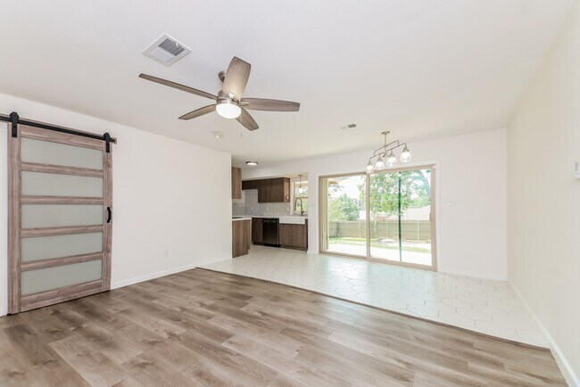 7315 Gayglen Dr in Dallas, TX - Building Photo - Building Photo