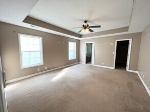 552 Parkvue Village Way in Clarksville, TN - Building Photo - Building Photo