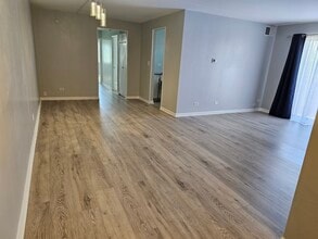 1463 Mercury Dr in Schaumburg, IL - Building Photo - Building Photo