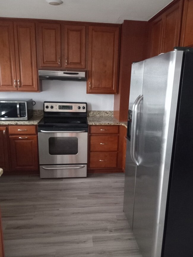 501 NE 24th Pl, Unit 501 in Cape Coral, FL - Foto de edificio - Building Photo