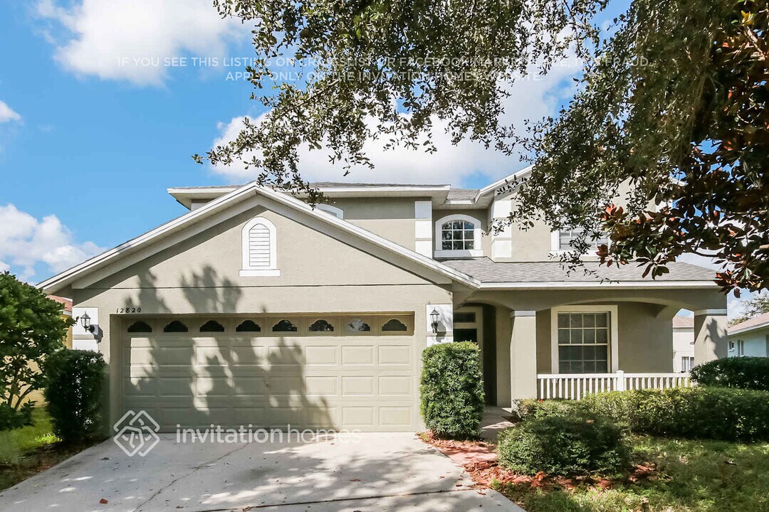 12820 Standbridge Dr in Riverview, FL - Foto de edificio