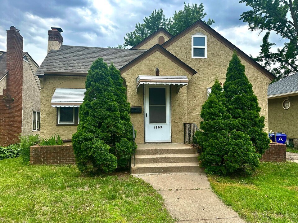 1303 Edgerton St in St. Paul, MN - Building Photo