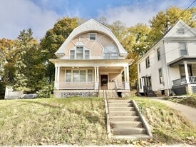 551 S Main St in Janesville, WI - Building Photo