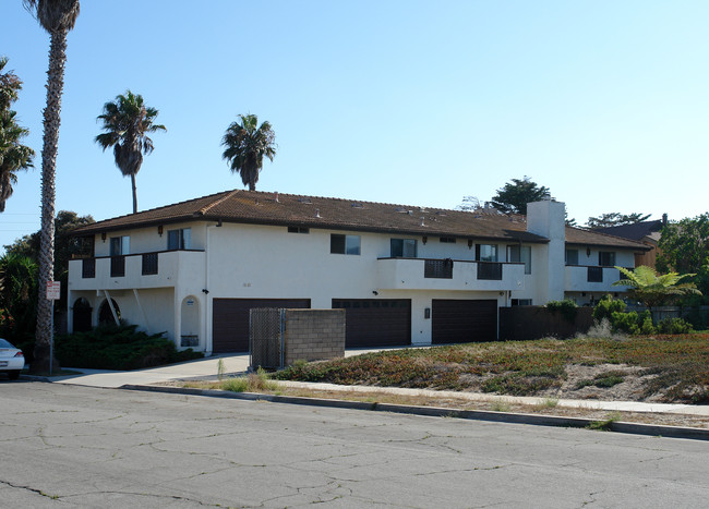 4901-4909 Dunes St in Oxnard, CA - Building Photo - Building Photo