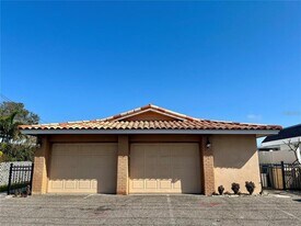 11315 3rd St E in Treasure Island, FL - Building Photo