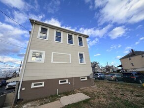 3 E Overlea Ave, Unit 2 in Baltimore, MD - Foto de edificio - Building Photo