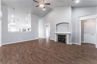 210 Adams St in Pea Ridge, AR - Foto de edificio - Building Photo