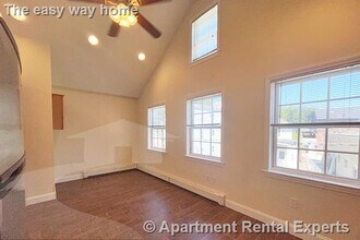 23 Lambert St, Unit #2 in Cambridge, MA - Foto de edificio - Building Photo