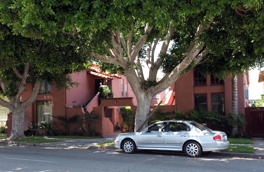 1527-1535 E 3rd St in Long Beach, CA - Building Photo