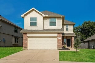 8300 Runner Oak Ln in Fort Worth, TX - Building Photo