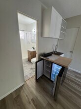 217 SW 11th Ct, Unit Studio in Fort Lauderdale, FL - Foto de edificio - Building Photo