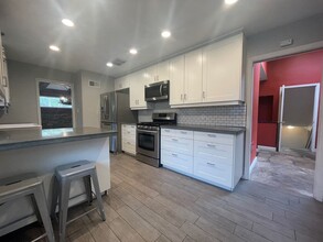 525 N 74th St in Omaha, NE - Building Photo - Building Photo