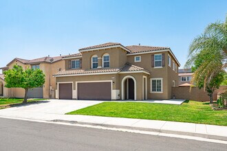 6561 Golden Club Dr in Eastvale, CA - Building Photo - Building Photo
