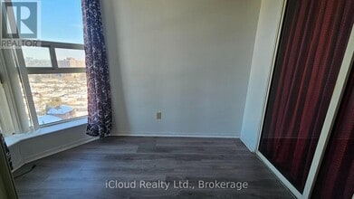 2466 Eglinton Ave E in Toronto, ON - Building Photo - Building Photo