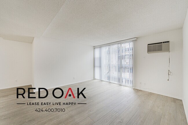 property at 2748 Montrose Ave