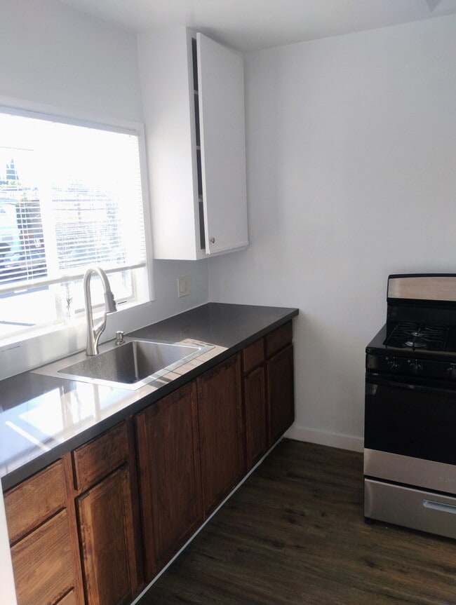 5643 Laurel Canyon Blvd, Unit Laurel7 in Los Angeles, CA - Foto de edificio - Building Photo